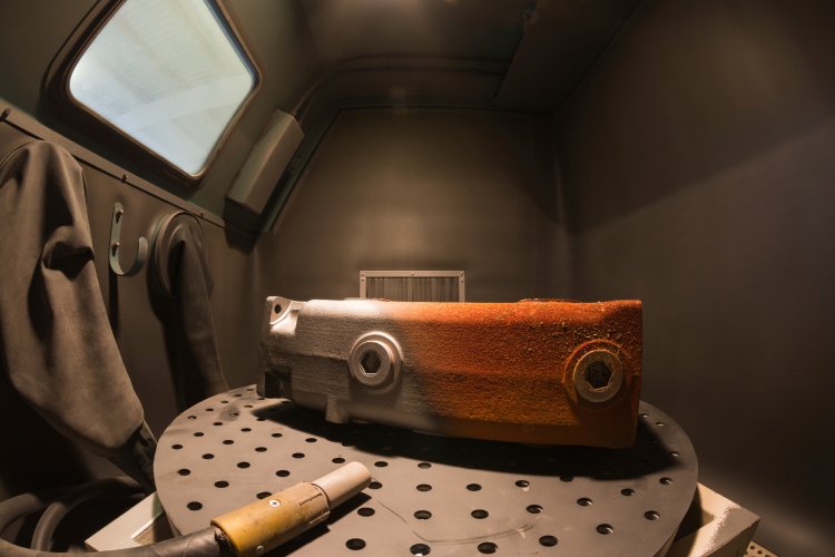 Sandstrahlen bei Alu-Line